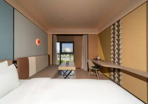 Riyuebei Twin Room With 180° (Smart Guest Control, Fridge, Smart Toilet, 65-Inch TV)