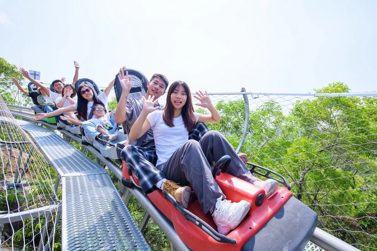Zhuhai Shijingshan Tourist Cableway & Orange Hotel Zhuhai Lovers Middle Road Riyue Bei Seaview: Your Ultimate Guide to Mountain Views, Coastal Thrills, and Seamless Travel